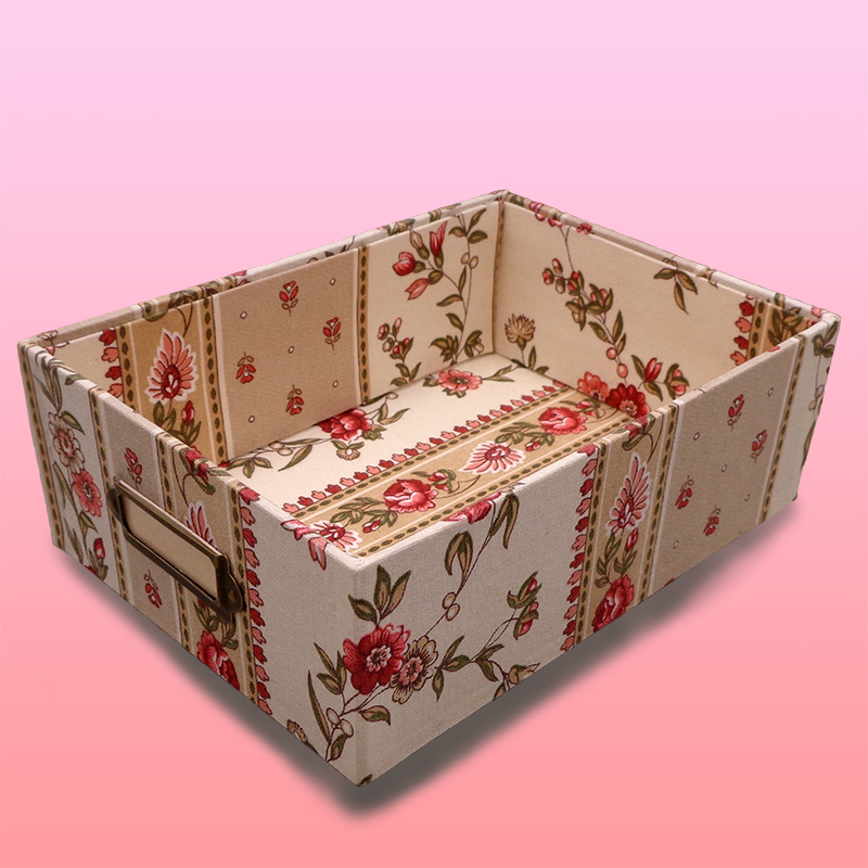 プロバンスの布で作るポストカードトレイ