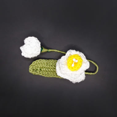 水仙のブローチ