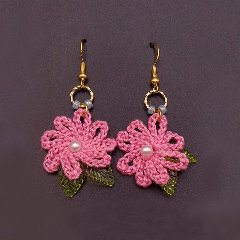 お花のピアス（イヤリング）
