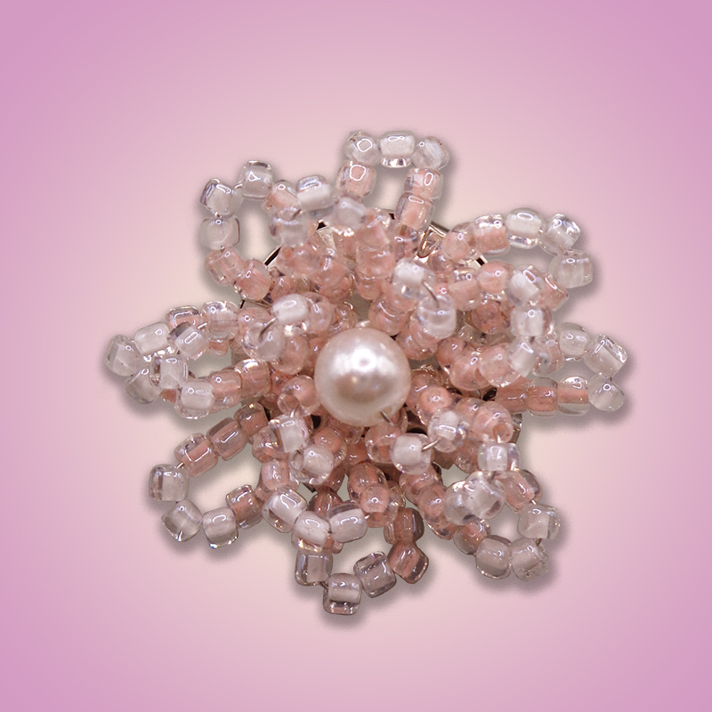 野バラのブローチ